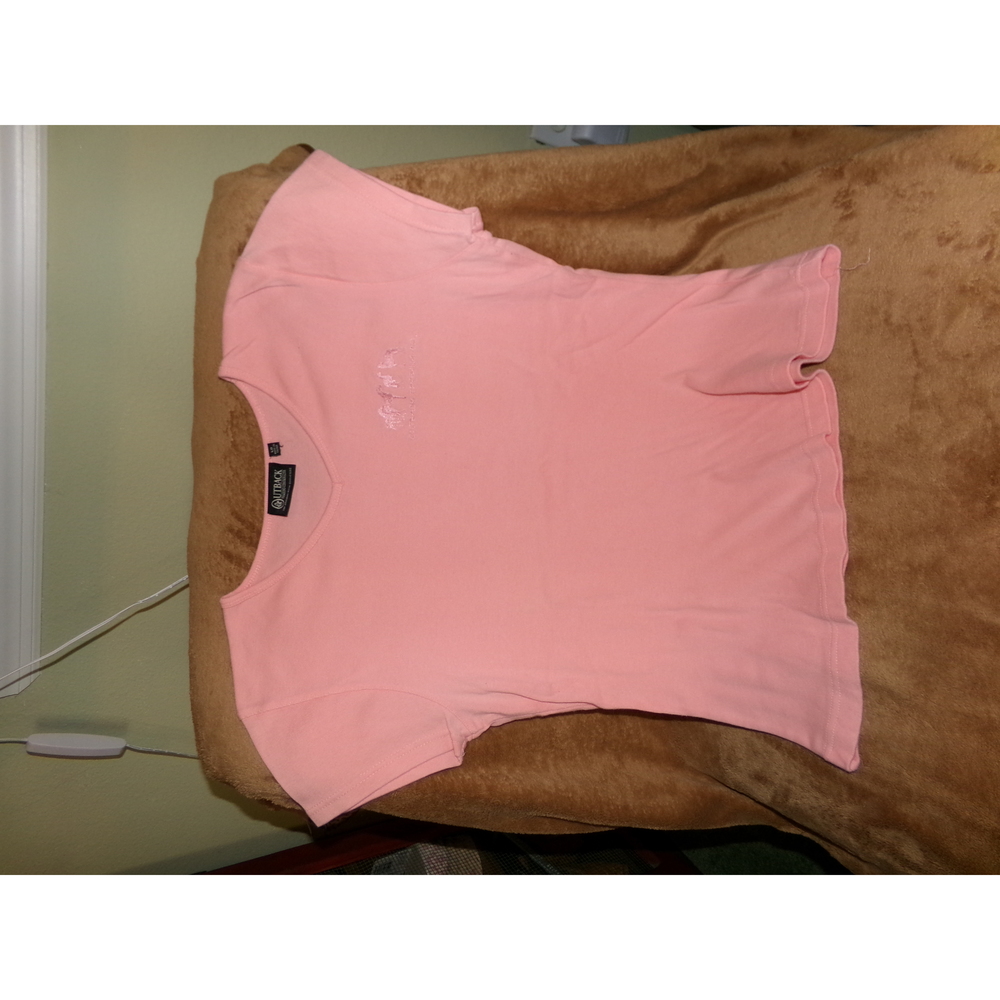 Ladies Peach V-Neck T w/Horses Embroidery